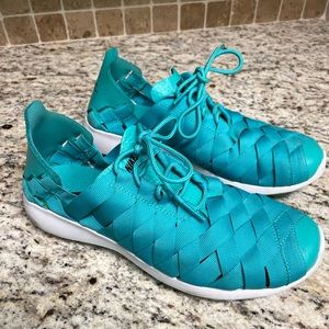 Nike womens Juvenate shoes